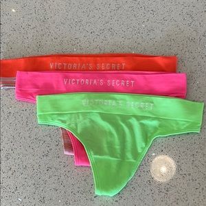 VS yoga thong neon set in small
